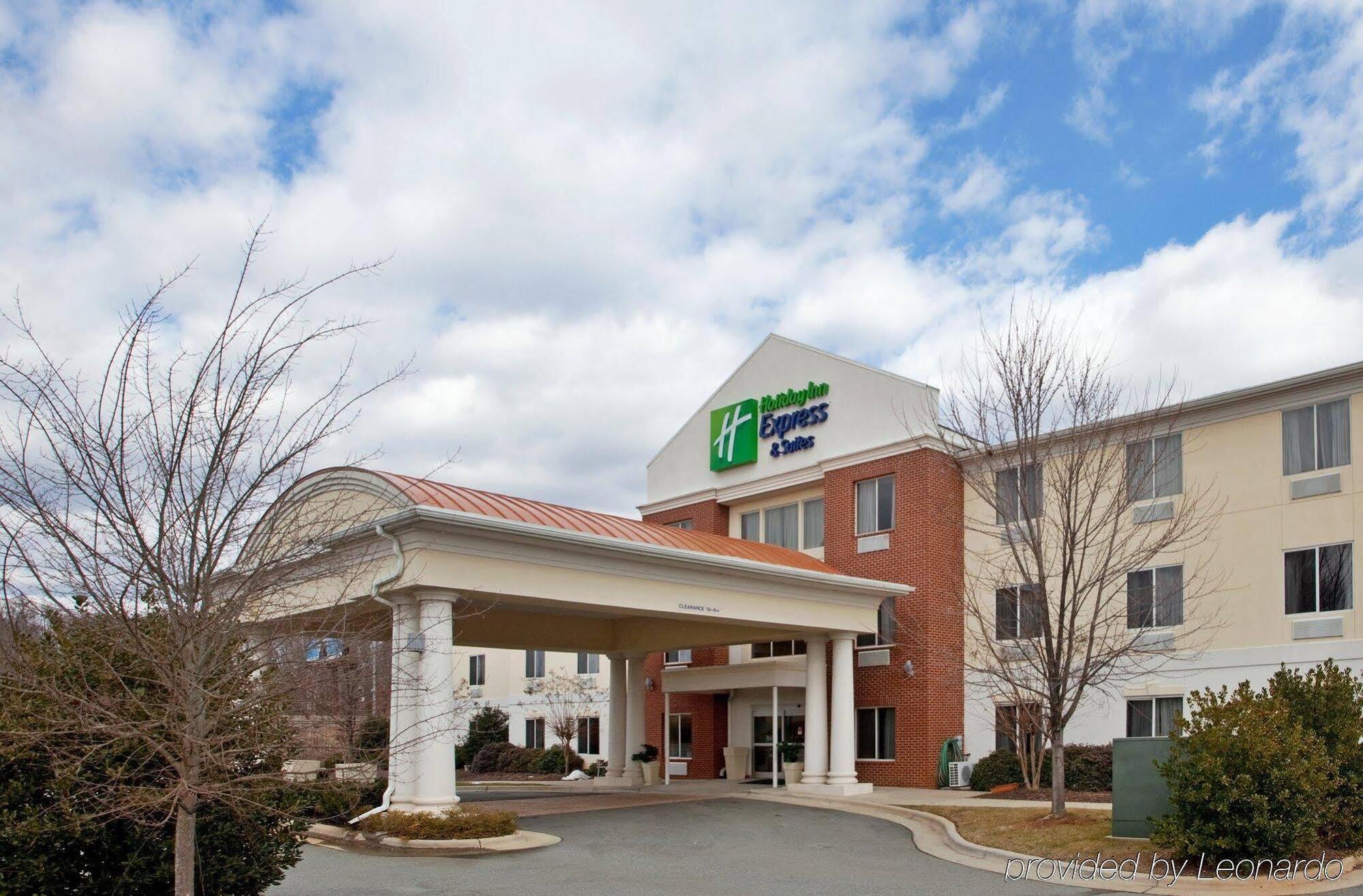 Holiday Inn Express Hotel & Suites Mebane By Ihg מראה חיצוני תמונה
